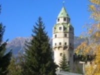 Burg Hasegg in Hall in Tirol. Bildquelle: Wikimedia Commons, Autor: Anna reg, Bildlizenz: Creative Commons